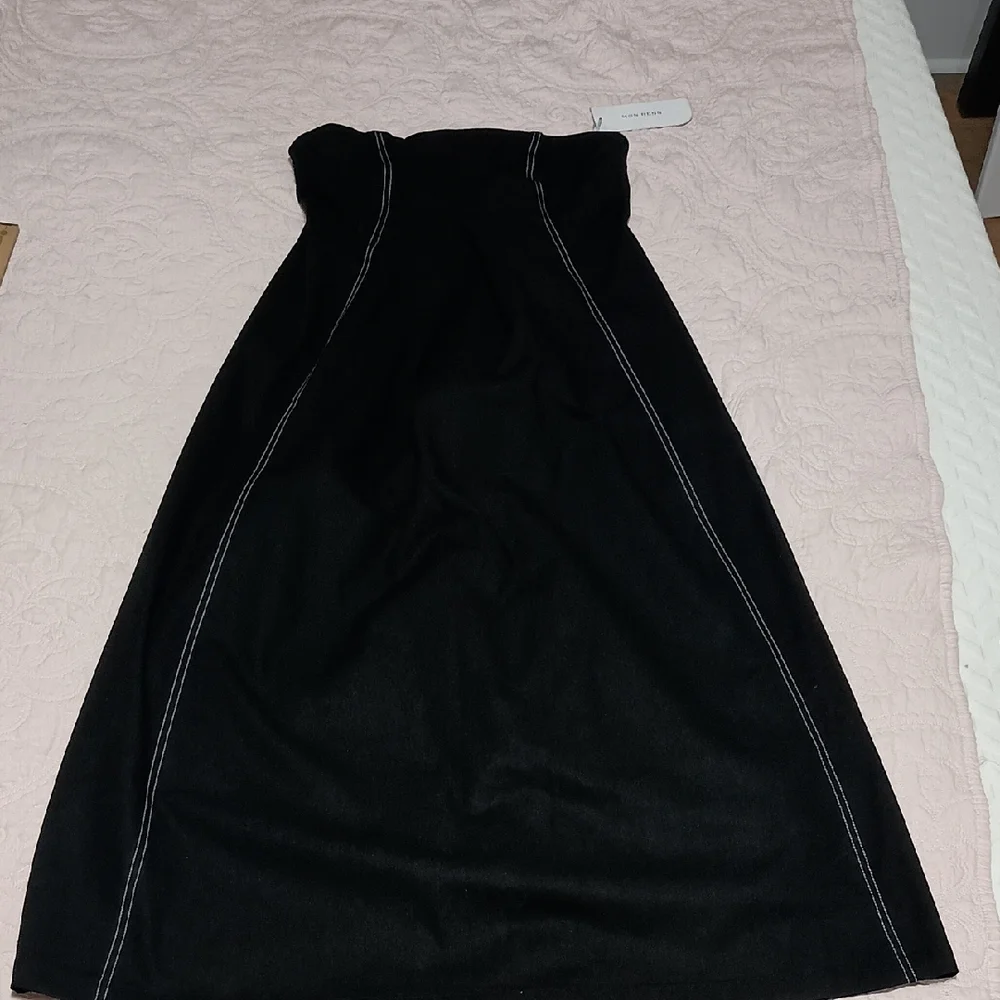 Mon Renn NWT Black Strapless A-Line Dress with Contrast Stitching - Picture 1 of 9